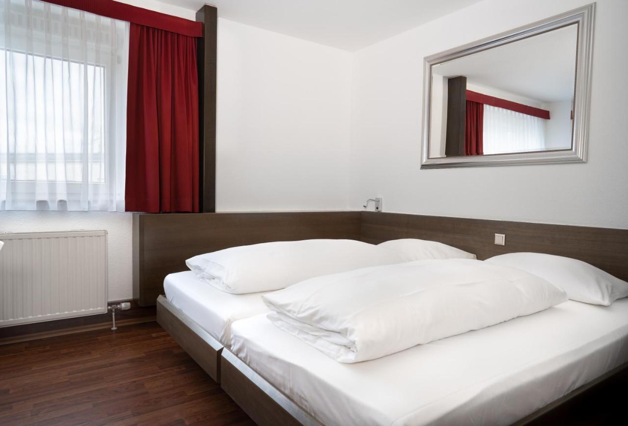 Stadthotel ไฮล์บรอนน์ ภายนอก รูปภาพ